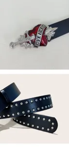 Ceinture en cuir style punk pour femmes avec boucle cœur poignard et détails rivets.