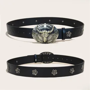 Cintura in pelle PU stile cowboy western con fibbia testa di toro e rivetti floreali.