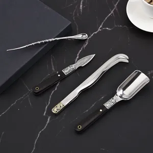 Edelstahl Kung Fu Tee Zubehör 4-teiliges Set inklusive Teemesser und Löffel zum Aufbrühen.