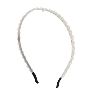Elegante bruidshaarband met bloemige parelversiering op een zilveren metalen ring