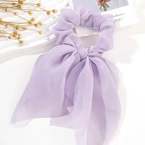 Chouchou élégant en mousseline violette avec long ruban pour un style féerique