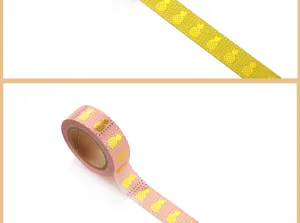 Détail du ruban adhésif washi ananas doré, ruban décoratif rose et jaune pour journal intime.
