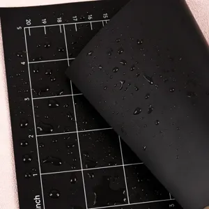 Tappetino da taglio magnetico nero, tappetino artigianale in silicone con misure.