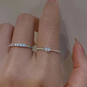 Set di anelli d'argento a forma di cuore con zirconi pavé per donne alla moda