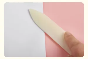 Stecca piegacarta in plastica per lavori fai da te, pelle e piegatura dettagliata.
