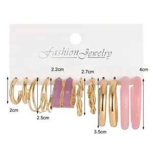 Set mit 6 goldenen geometrischen Creolen in den Größen von 2 cm bis 4 cm