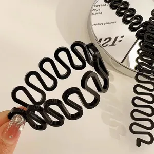 Zwarte zigzag haarvlecht tool voor eenvoudige visgraatvlecht styling opties