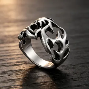 Bague large en acier inoxydable punk pour homme, design flamme creuse retro chic.