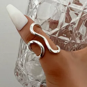 Elegant minimalist silver wavy irregular line open ring for women thumb or index finger