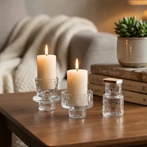 Eleganter französischer Kerzenhalter aus Glas mit Eistextur für romantische Dekoration
