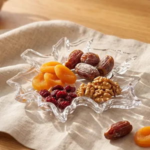 Elegante plato de fruta de vidrio transparente con forma de hoja de arce para snacks