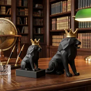 Escultura geométrica de león negro con corona dorada figura de resina para oficina