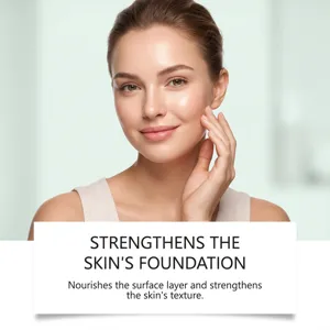 Vista detallada de la crema de mascarilla facial iluminadora, textura suave y piel radiante.