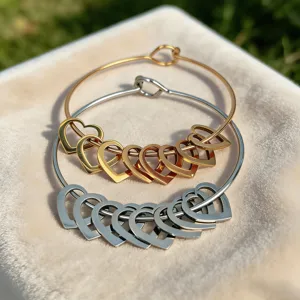 Minimalistischer Edelstahl Offener Herz Armreif Gold Silber Beschichtet Mehrere Herz Anhänger Verstellbarer Modeschmuck Geschenk