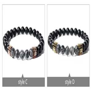 Pulsera de cuentas negro mate para hombre con piedra gris y espaciadores metálicos micropavé.