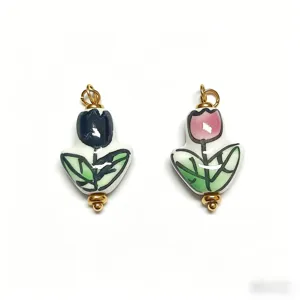 Keramik Tulpen Anhänger Detailansicht, bunter handgemachter DIY Schmuck Ketten Zubehör.