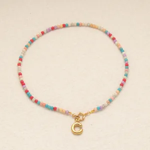 Collier ras de cou de perles colorées bohème avec pendentif lettre C doré pour femmes bijoux
