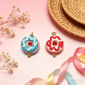 Süße Emaillierte Donut Anhänger für DIY Schmuckherstellung handgemachte Halsketten Zubehör.