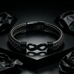 Herren mehrschichtig geflochtenes Lederarmband mit schwarzem Edelstahl Magnetverschluss.