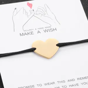 Gewebtes schwarzes Armband mit goldenem Edelstahl Herz Anhänger auf Wunschkarte Geschenk