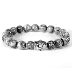 Naturstein Perlenarmband mit funkelndem Strass Kronen Anhänger für Herren und Paare im Alltag.