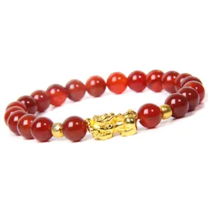 Pulsera de cuentas de piedra roja para hombre con dije Pixiu dorado de buena suerte feng shui principal
