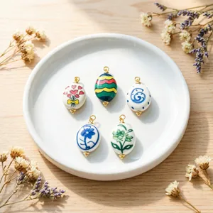 Handbemalte Osterei Keramik Anhänger, boheme Stil DIY Schmuck Charms Set für Halskette.