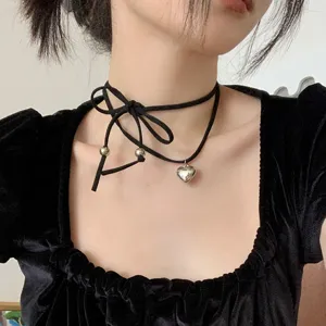 Collier Pendentif Cœur en Acier Titane pour Femmes Choker Nœud en Cordon de Velours Coréen Noir Accessoires de Bijoux Gothiques