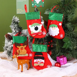 Chaussettes de Noël suspendues sacs cadeaux en feutre petits sachet de bonbons décor sapin