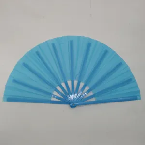 Abanico plegable de Kung Fu azul claro con mango de plástico para danza y rendimiento