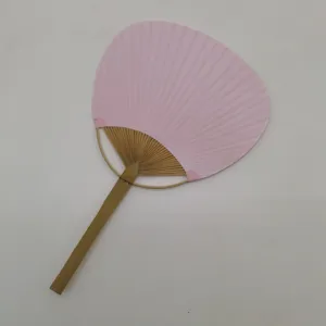 Einfacher rosa Papier-Runde Fächer mit Bambusgriff, traditioneller Fächer für den Sommer.
