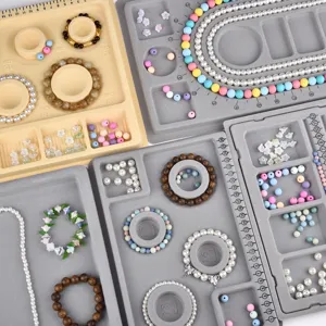 Tablero de Diseño de Cuentas de Plástico Flocado para Fabricación de Joyas de Collar Pulsera Herramienta de Medición Gris Bandeja Organizadora