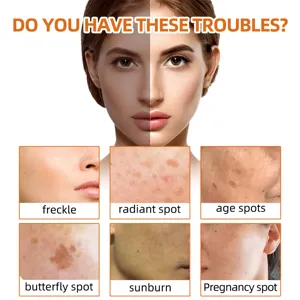 Détail de savon nettoyant visage au curcuma montrant des taches cutanées et des imperfections.