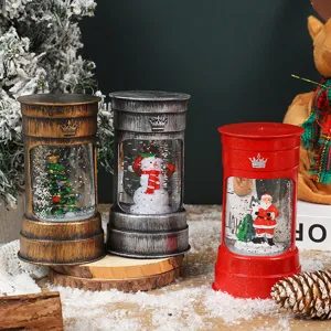 Kerst water glitter lantaarn nachtlampje, decoratief tafelornament met feestelijke scène.