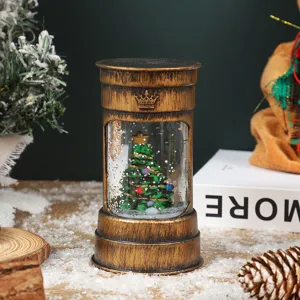 Kerst verlichte water lantaarn olievat ornament met miniatuur boom voor feestelijke decoratie