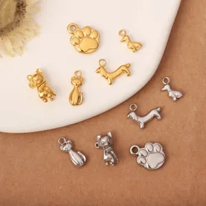 Ciondolo Animale 3D Mini Acciaio Inossidabile Placcato Oro 18K Cane Gatto Zampa Fai da Te Accessorio per Collana Bracciale Donna