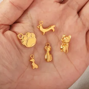 Mini ciondoli animali in acciaio inossidabile placcato oro 18k con forme cane e gatto