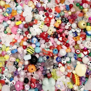 500g Mischung aus bunten Acryl- und Tonperlen für DIY-Schmuck und Handy-Anhänger