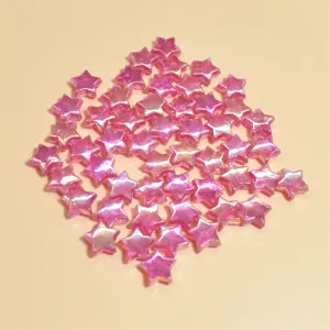 Vista detallada de cuentas acrílicas de estrella rosa AB de 10mm para manualidades DIY.