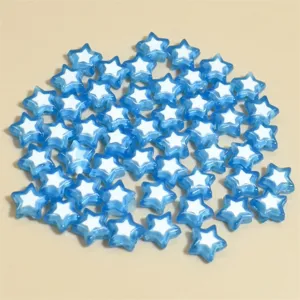 Primer plano detallado de cuentas de acrílico de estrella azul de 8 mm para manualidades