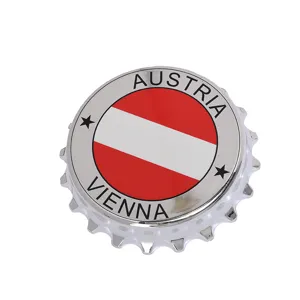 Dettaglio magnete apribottiglie con bandiera austriaca e scritta Vienna.