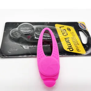 LED Luminoso Cane Ciondolo Silicone Osso Forma Animale Domestico Sicurezza Luce Collare Camminare Notte Flash Luce Accessori