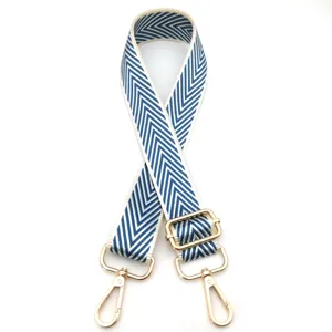 Correa ajustable para bolso con patrón de chevron azul y blanco y herrajes