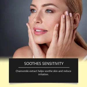 Dettaglio skincare con formula di estratto di camomilla per lenire la pelle sensibile.
