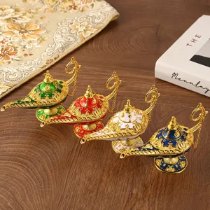 Set decoratieve vintage Aladdin-wenslampen met gouden gravering in vier kleuren