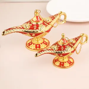 Vue détaillée de lampes magiques d'Aladdin rouges et dorées pour décoration