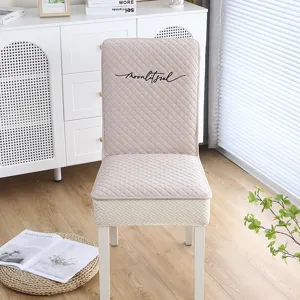Housse de chaise de salle a manger matelassee, protection d'assise et de dossier rembourree.