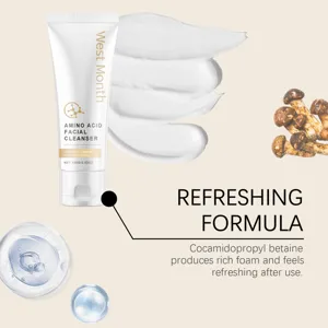 Dettaglio del detergente viso agli amminoacidi West Month con consistenza in schiuma ricca.