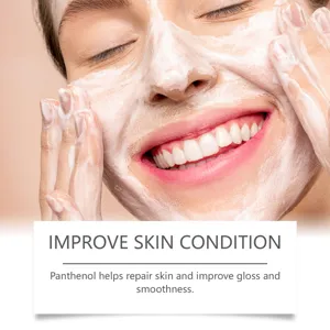 Dettaglio detergente viso aminoacidico con schiuma ricca per la cura della pelle.