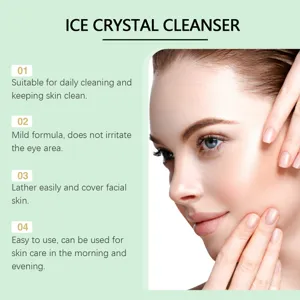Detergente viso delicato con formula leggera per la pulizia quotidiana e idratazione rinfrescante.